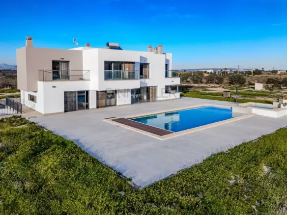 5-bedroom Villa In La Marina, Spain (506 M²)