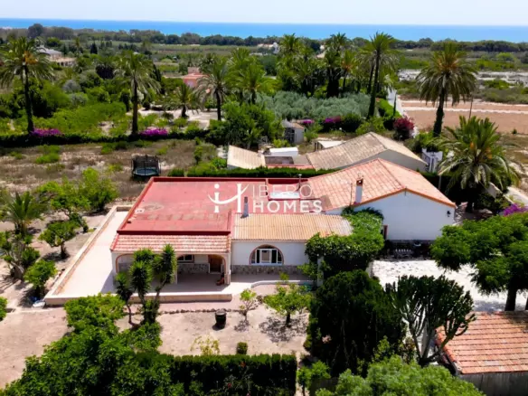 5-bedroom Property In La Marina, Spain (315 M²)