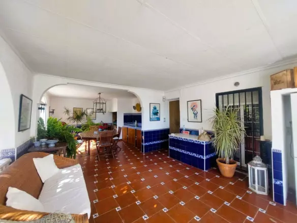 5-bedroom Property In La Marina, Spain (315 M²)