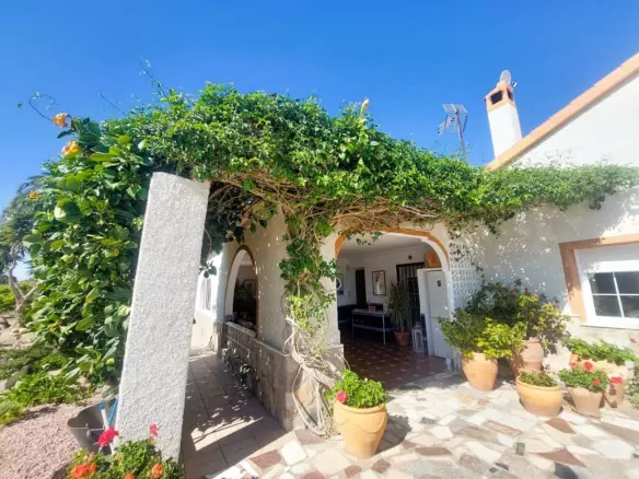 5-bedroom Property In La Marina, Spain (315 M²)
