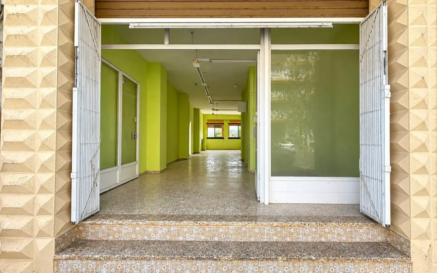 Commercial Premises In Jávea, Spain (127 M²)