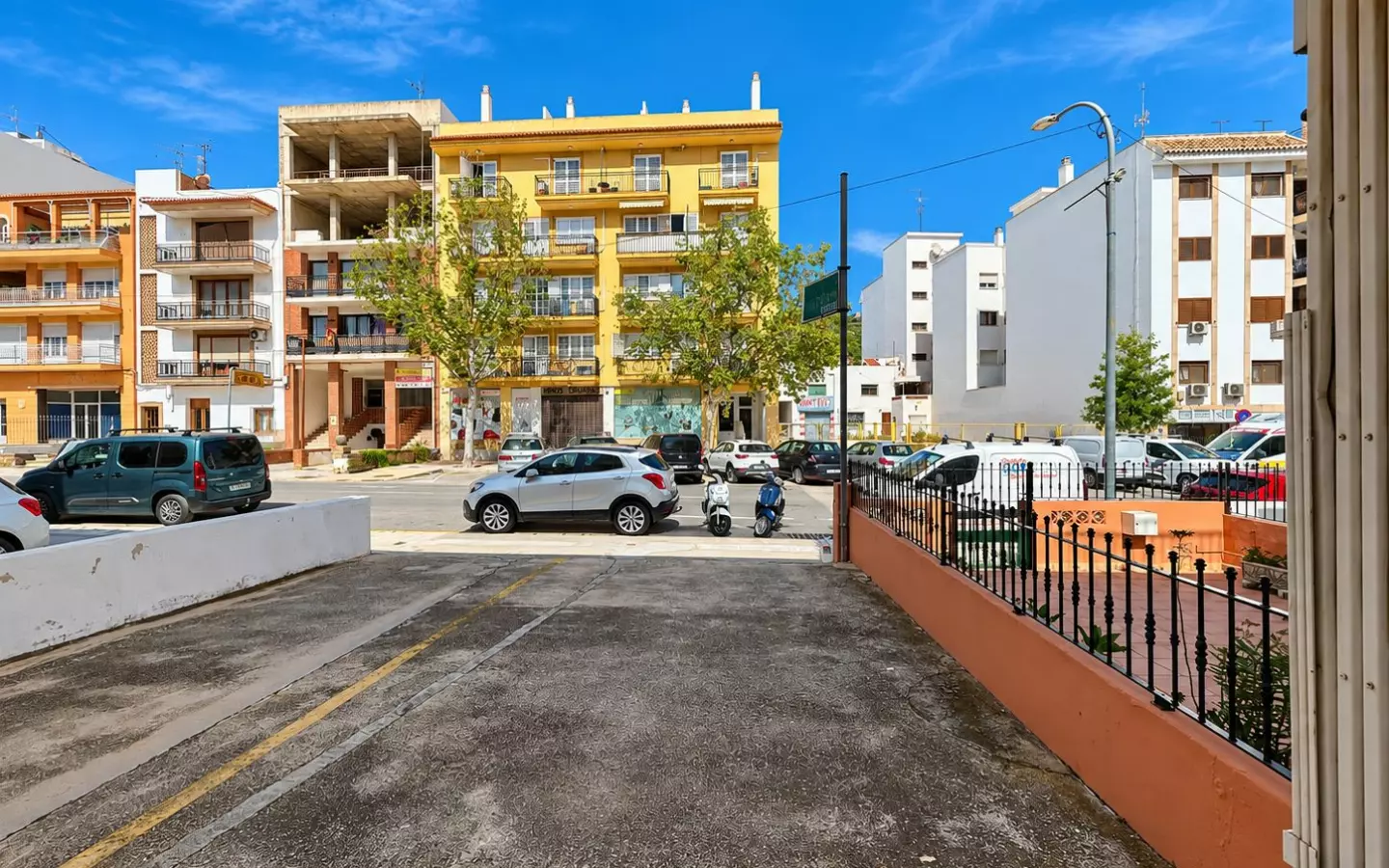 Commercial Premises In Jávea, Spain (127 M²)