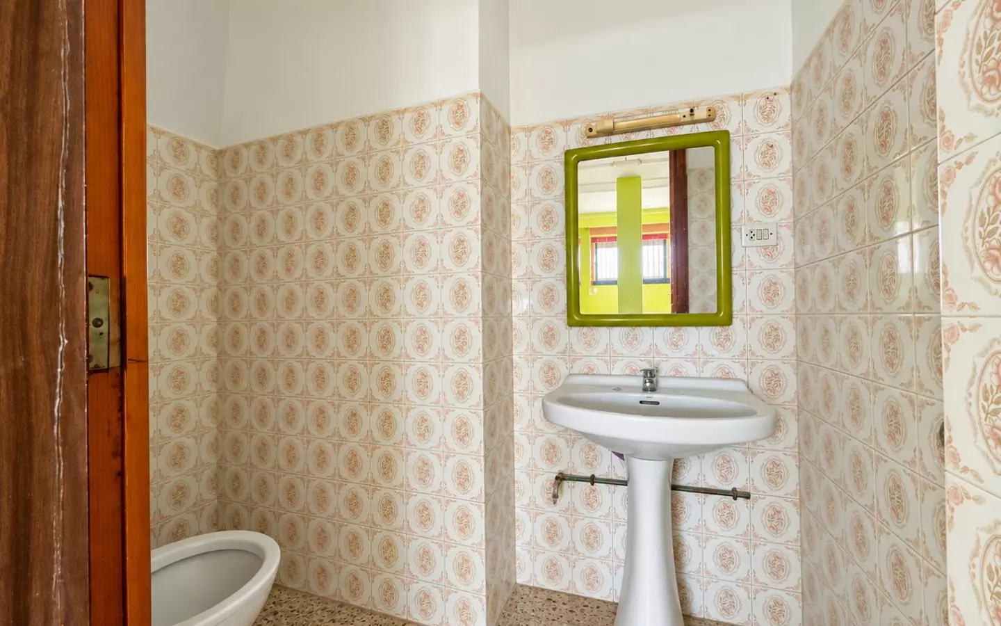 Commercial Premises In Jávea, Spain (127 M²)