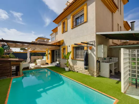 3-bedroom Villa In Los Montesinos, Spain (100 M²)