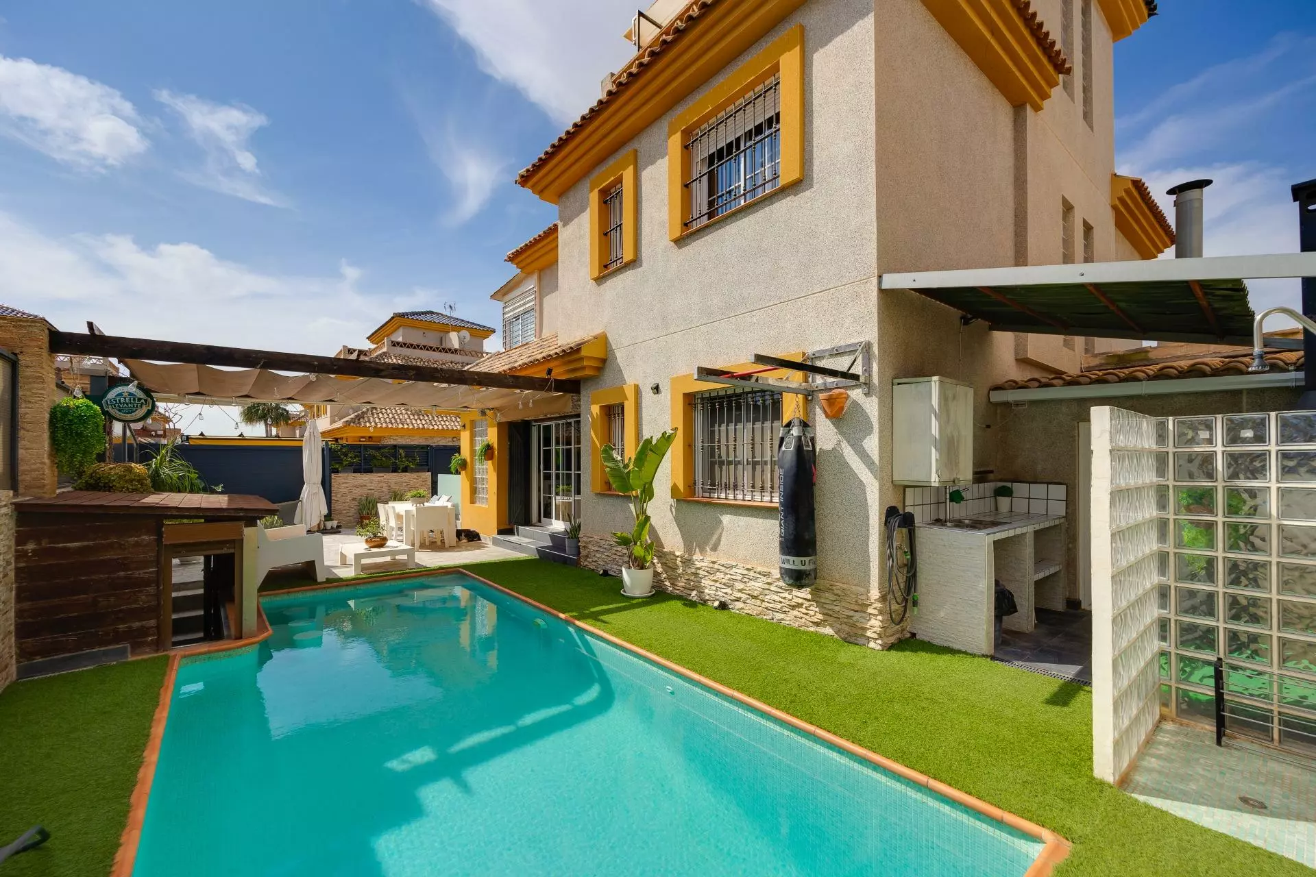 3-bedroom Villa In Los Montesinos, Spain (100 M²)