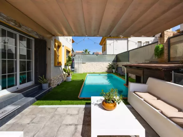 3-bedroom Villa In Los Montesinos, Spain (100 M²)