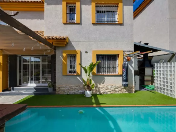 3-bedroom Villa In Los Montesinos, Spain (100 M²)