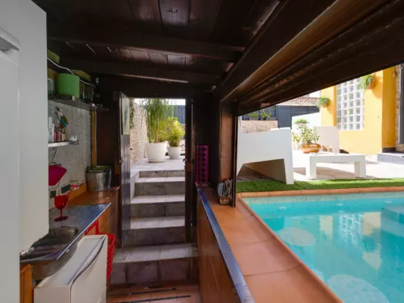 3-bedroom Villa In Los Montesinos, Spain (100 M²)