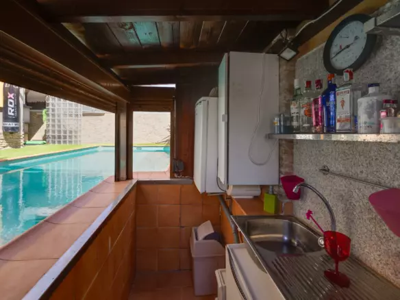 3-bedroom Villa In Los Montesinos, Spain (100 M²)