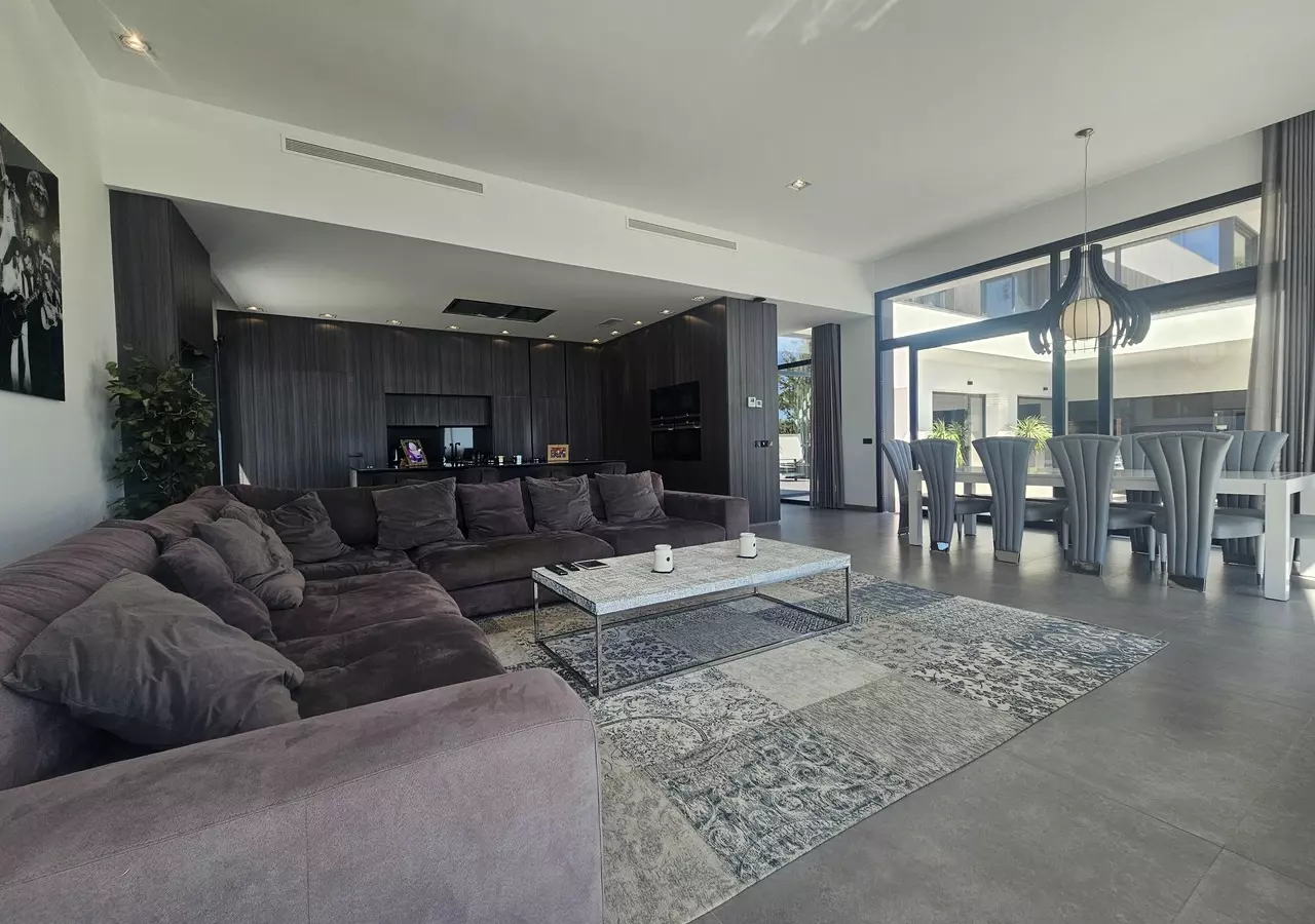 5-bedroom Villa In Cabo Roig, Spain (479 M²)