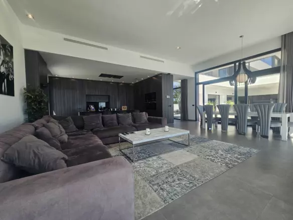 5-bedroom Villa In Cabo Roig, Spain (479 M²)