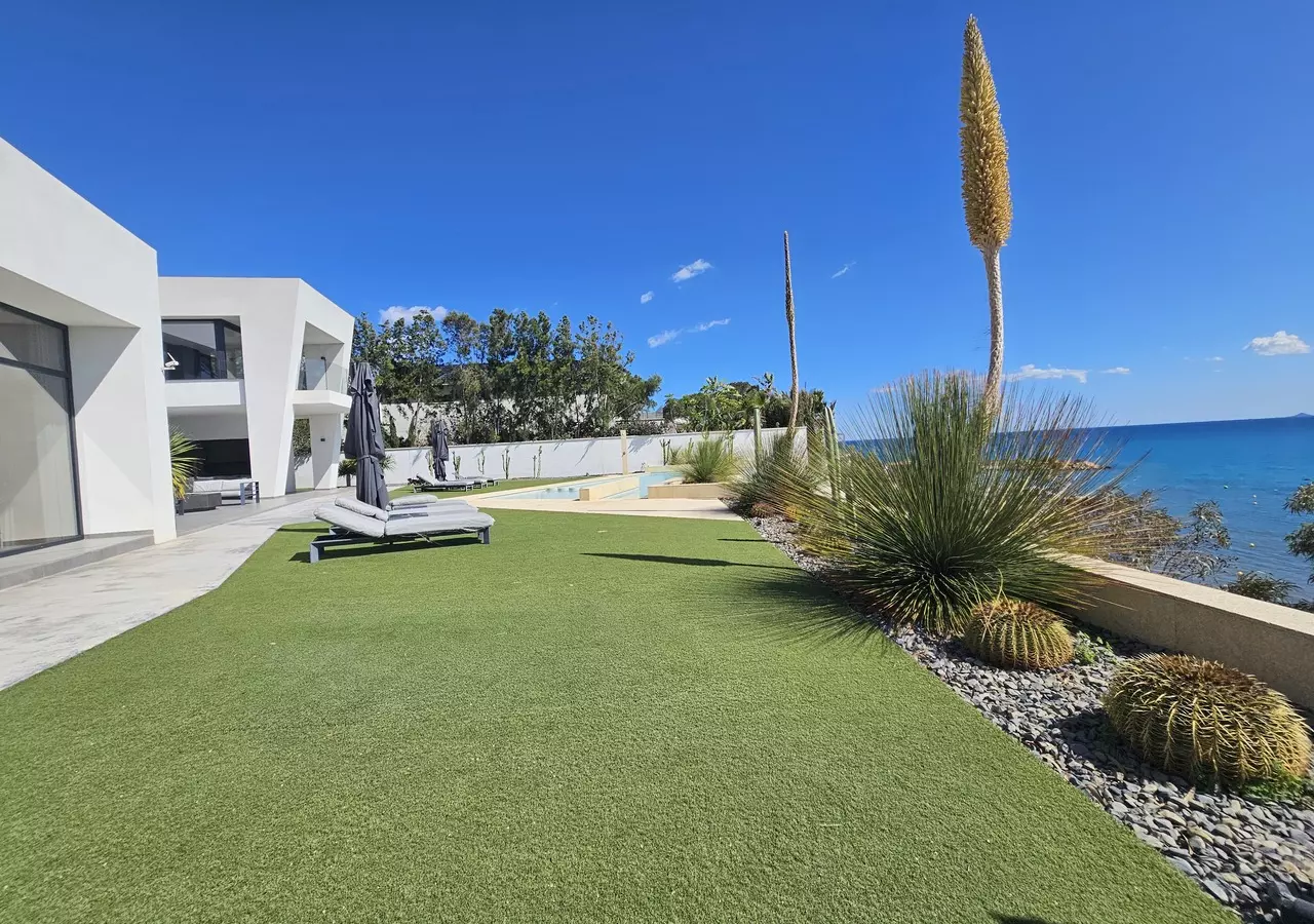 5-bedroom Villa In Cabo Roig, Spain (479 M²)