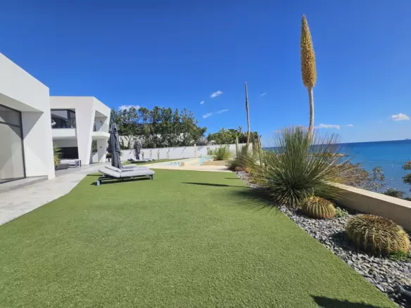 5-bedroom Villa In Cabo Roig, Spain (479 M²)