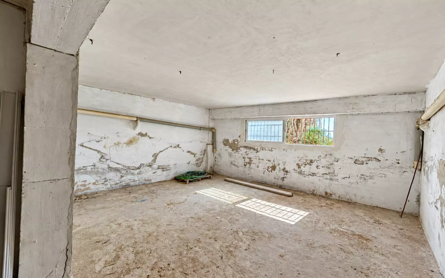 Commercial Premises In Jávea, Spain (127 M²)