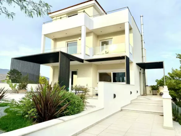 4-bedroom Detached House In Pikermi, Greece (326 M²)
