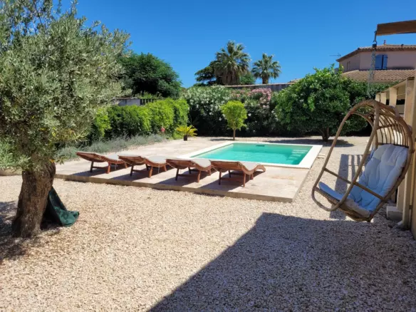4-bedroom Detached House In Abeilhan, France (180 M²)