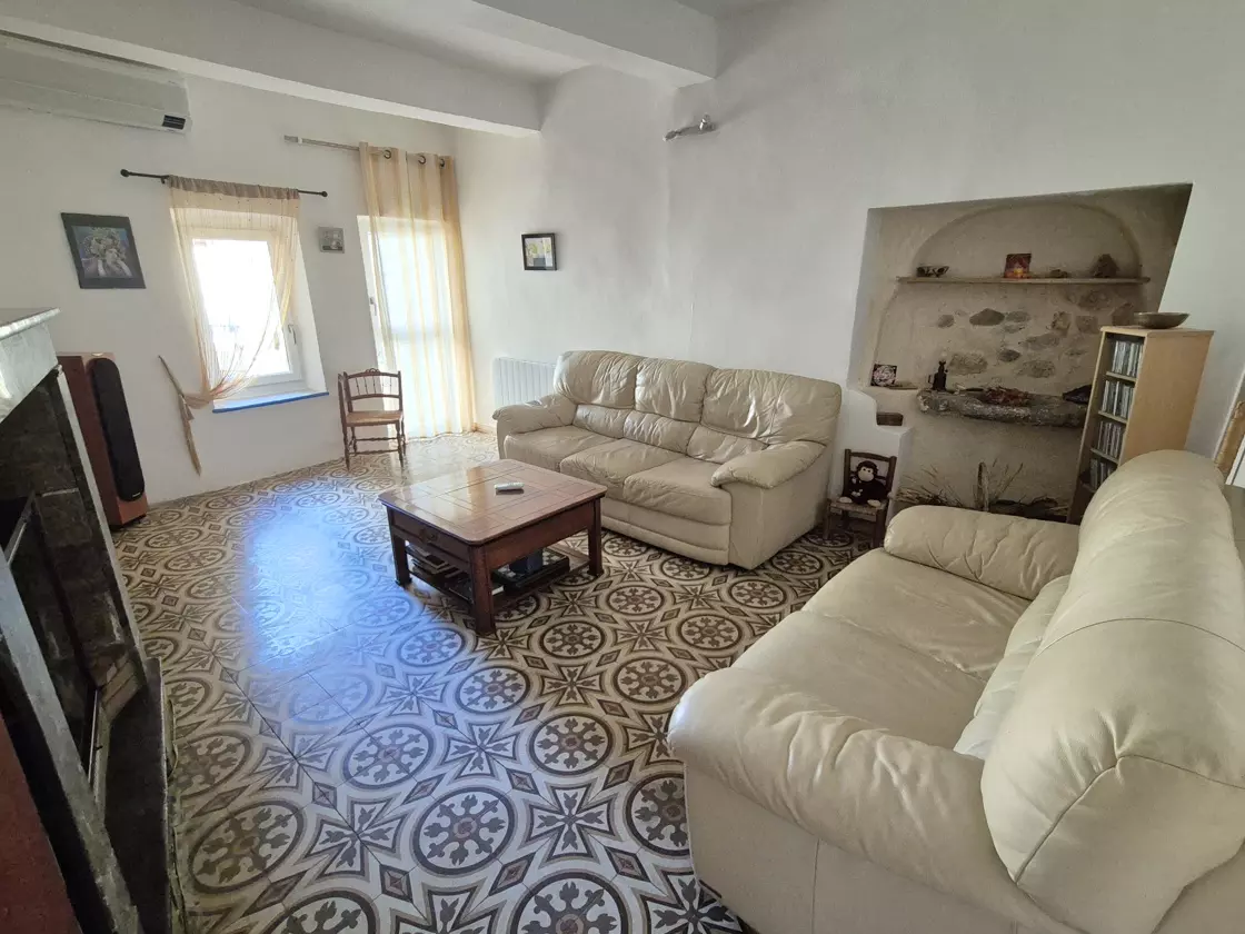 4-bedroom Property In Murviel Les Beziers, France (187 M²)