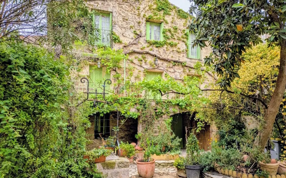 3-bedroom Property In Pezenas, France (145 M²)