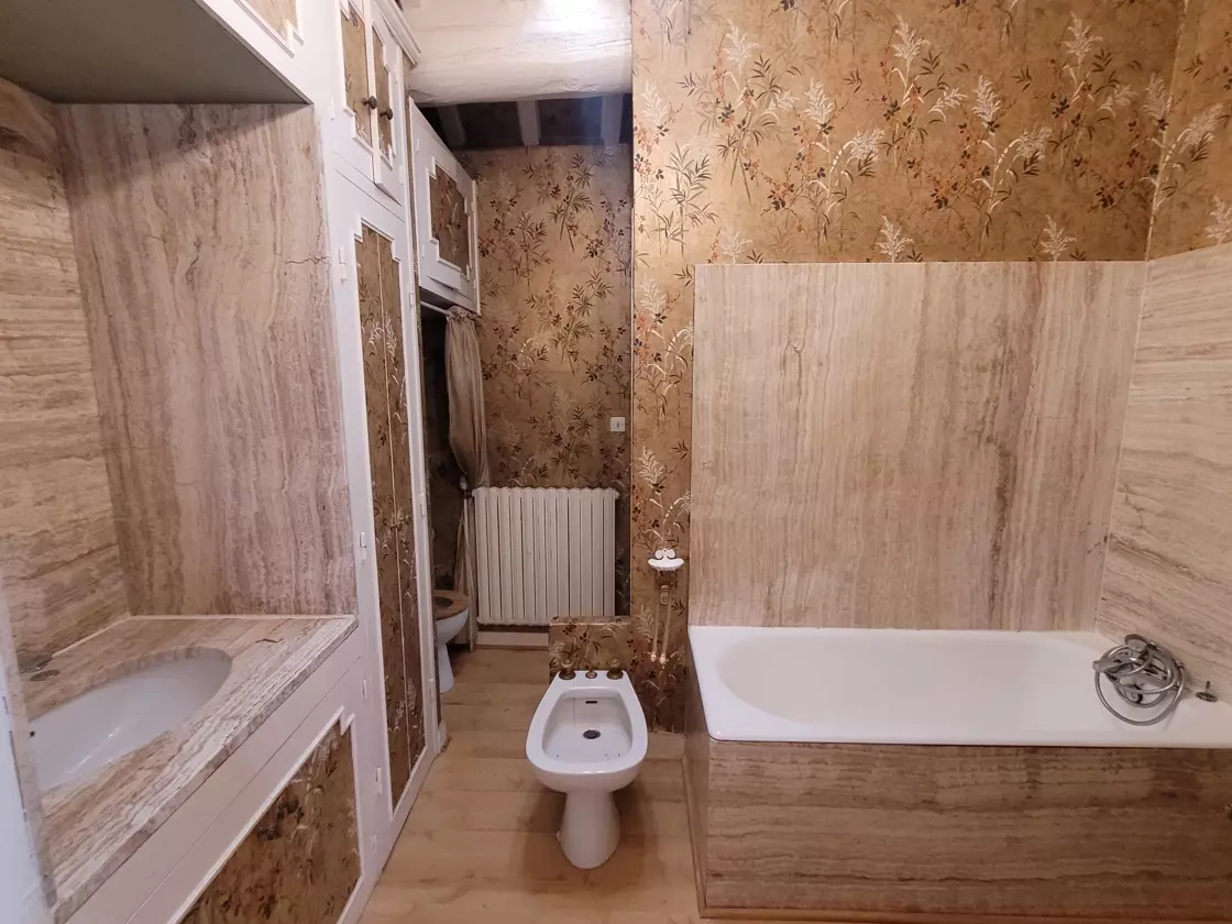 3-bedroom Property In Pezenas, France (145 M²)