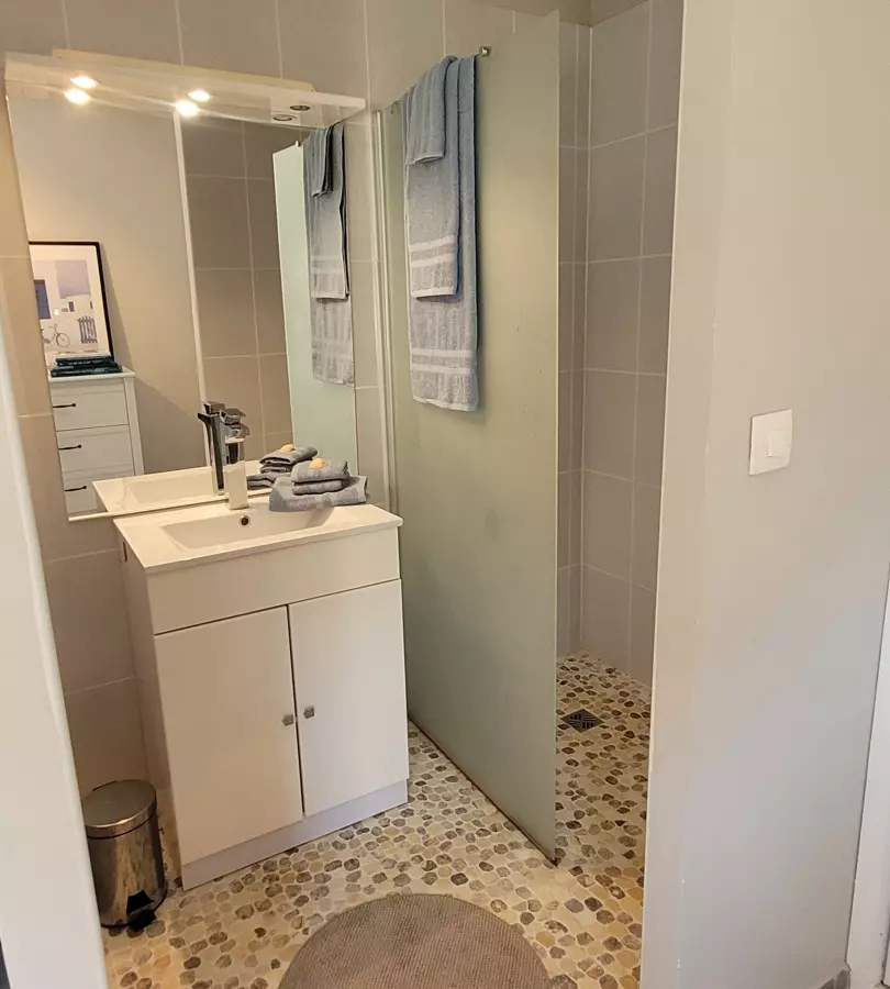 3-bedroom Detached House In Thezan Les Beziers, France (180 M²)