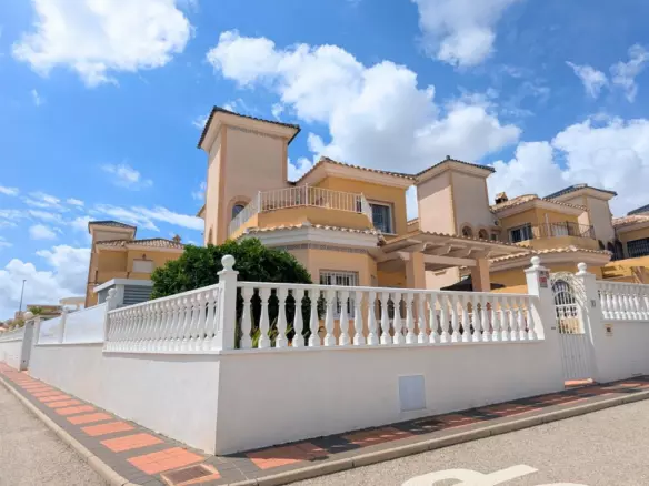 3-bedroom Detached Villa In Lo Crispin, Spain (124 M²)