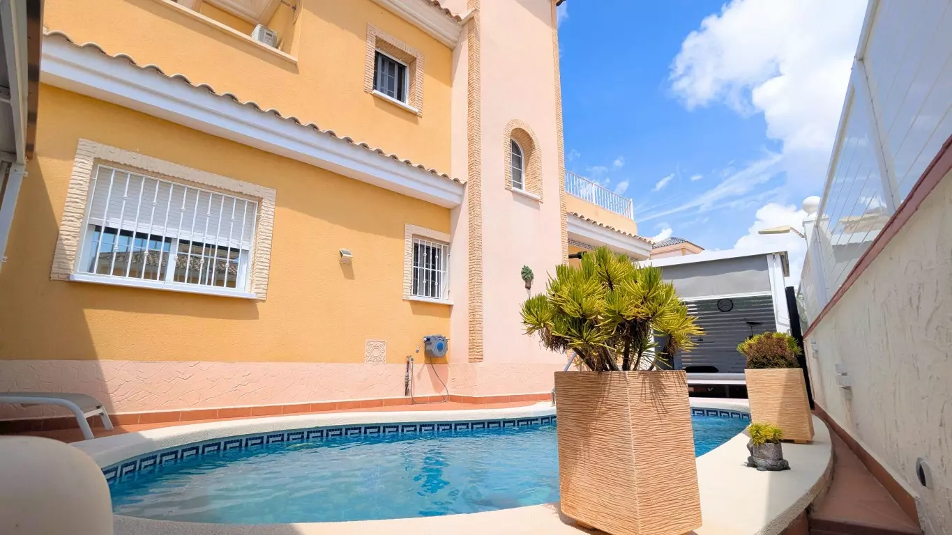 3-bedroom Detached Villa In Lo Crispin, Spain (124 M²)