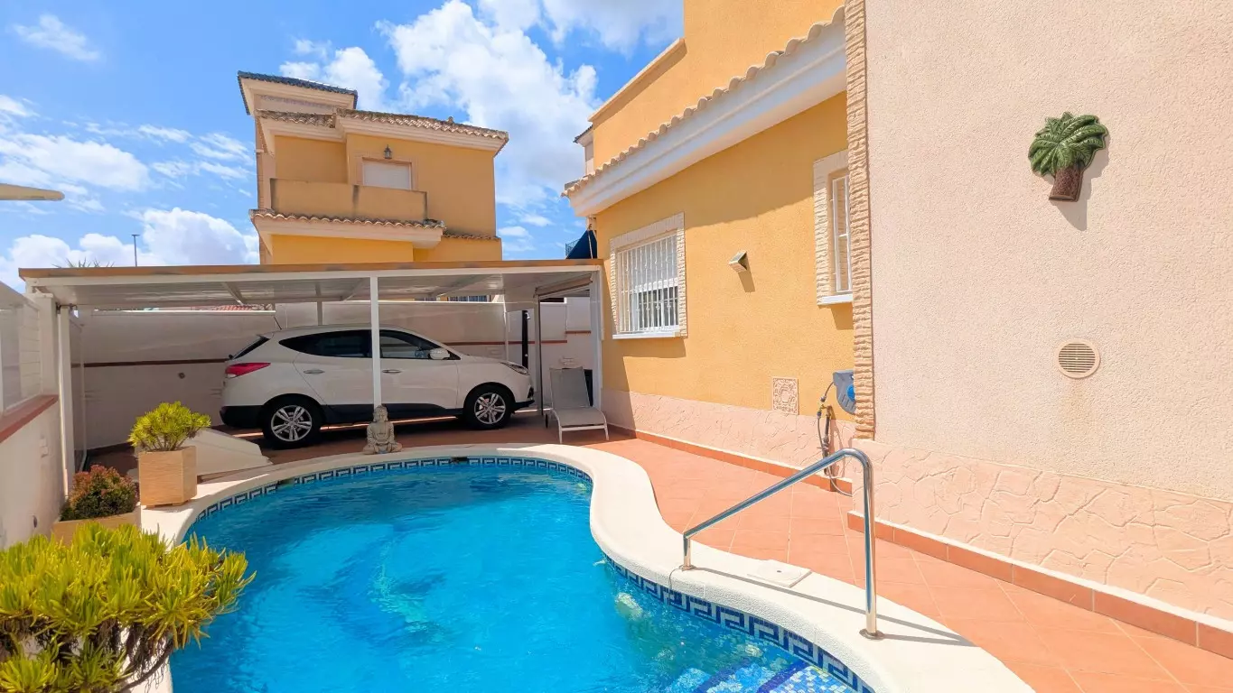 3-bedroom Detached Villa In Lo Crispin, Spain (124 M²)