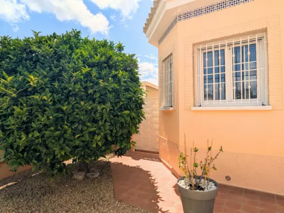 3-bedroom Detached Villa In Lo Crispin, Spain (124 M²)