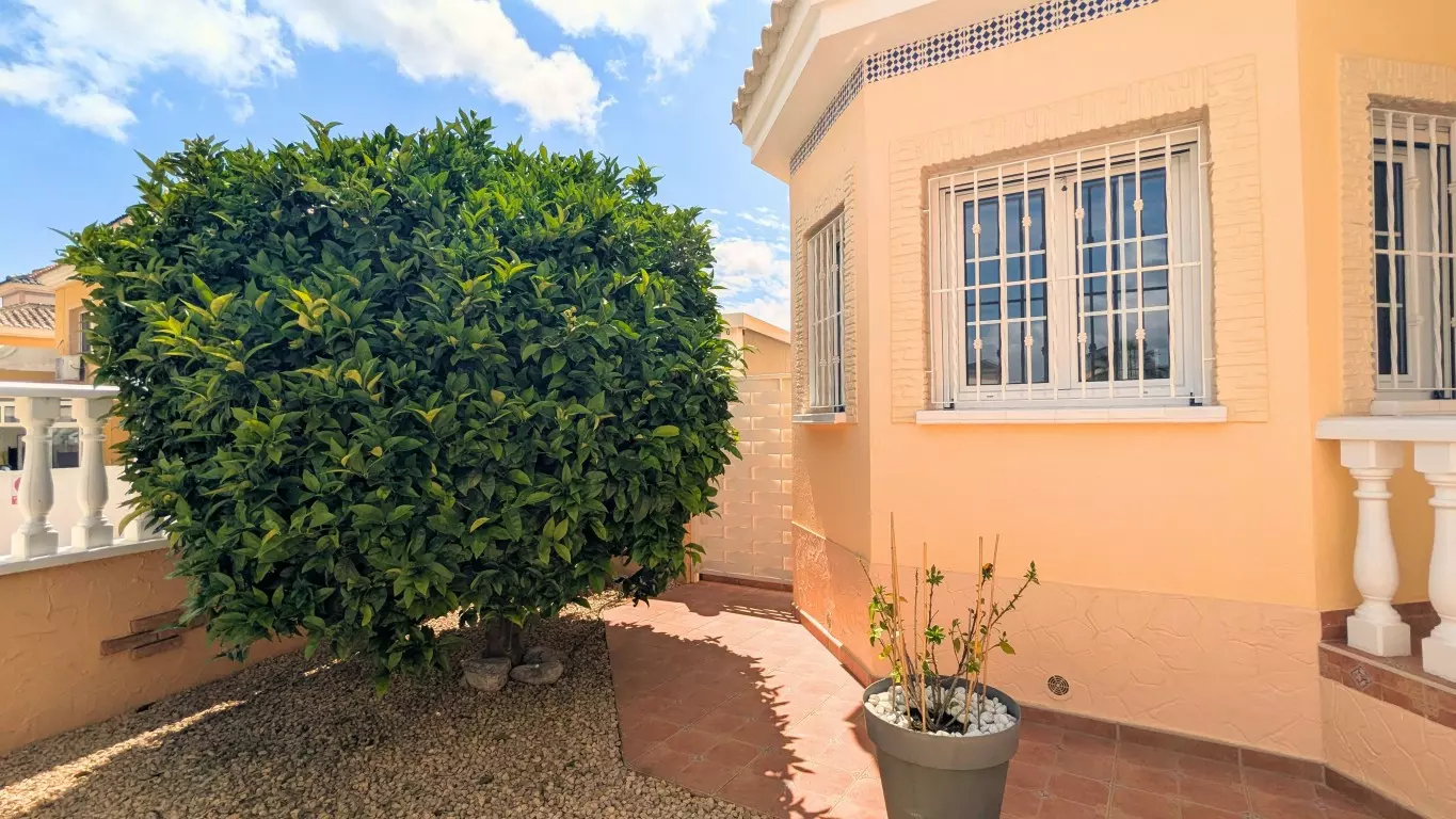 3-bedroom Detached Villa In Lo Crispin, Spain (124 M²)