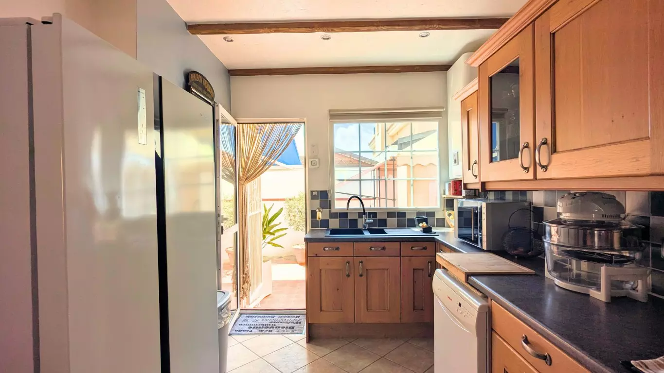 3-bedroom Detached Villa In Lo Crispin, Spain (124 M²)