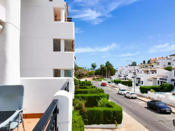 2-bedroom Apartment In Orihuela Costa, Spain (122 M²)