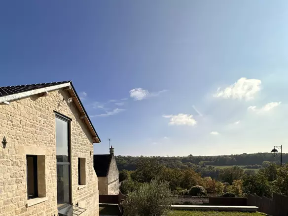 Exceptional Contemporary Country Retreat With Panoramic Valley Views – 1h30 From Paris