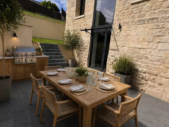 Exceptional Contemporary Country Retreat With Panoramic Valley Views – 1h30 From Paris