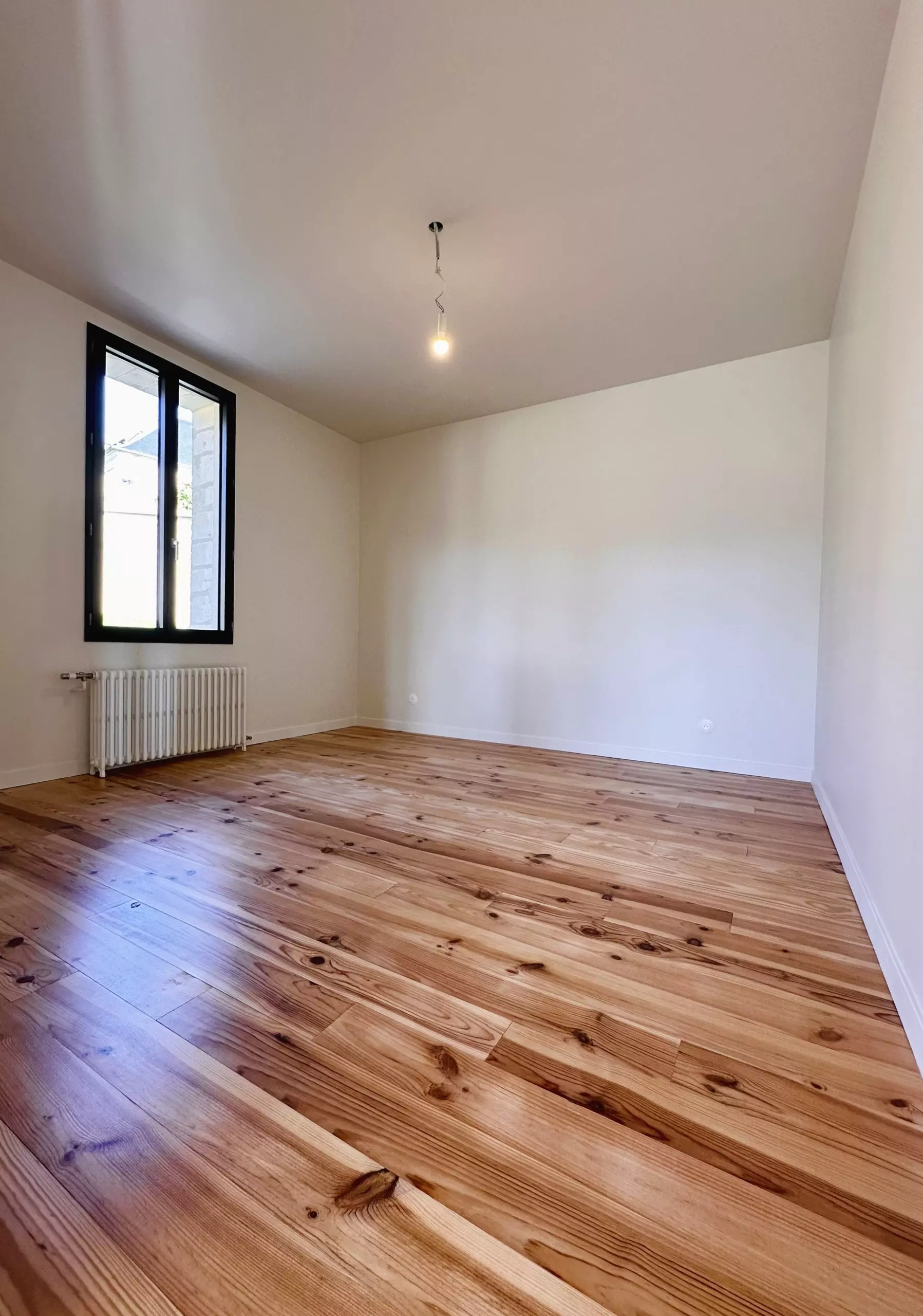 Exceptional Contemporary Country Retreat With Panoramic Valley Views – 1h30 From Paris