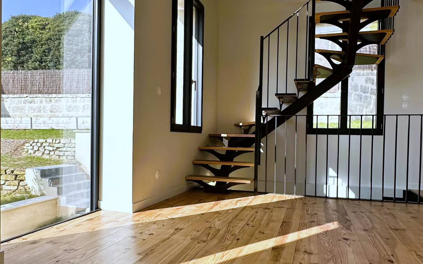 Exceptional Contemporary Country Retreat With Panoramic Valley Views – 1h30 From Paris