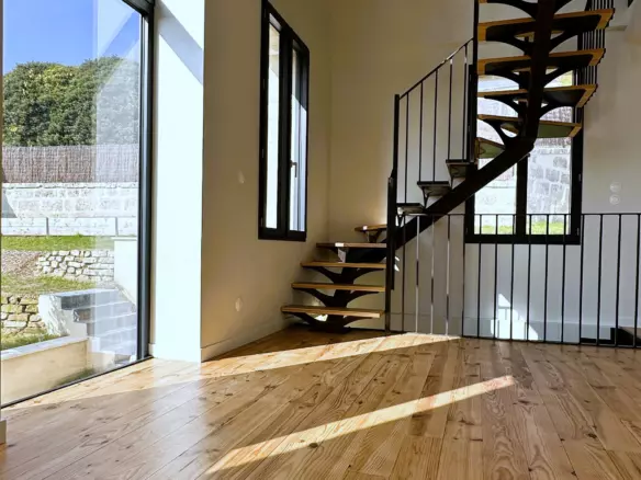 Exceptional Contemporary Country Retreat With Panoramic Valley Views – 1h30 From Paris
