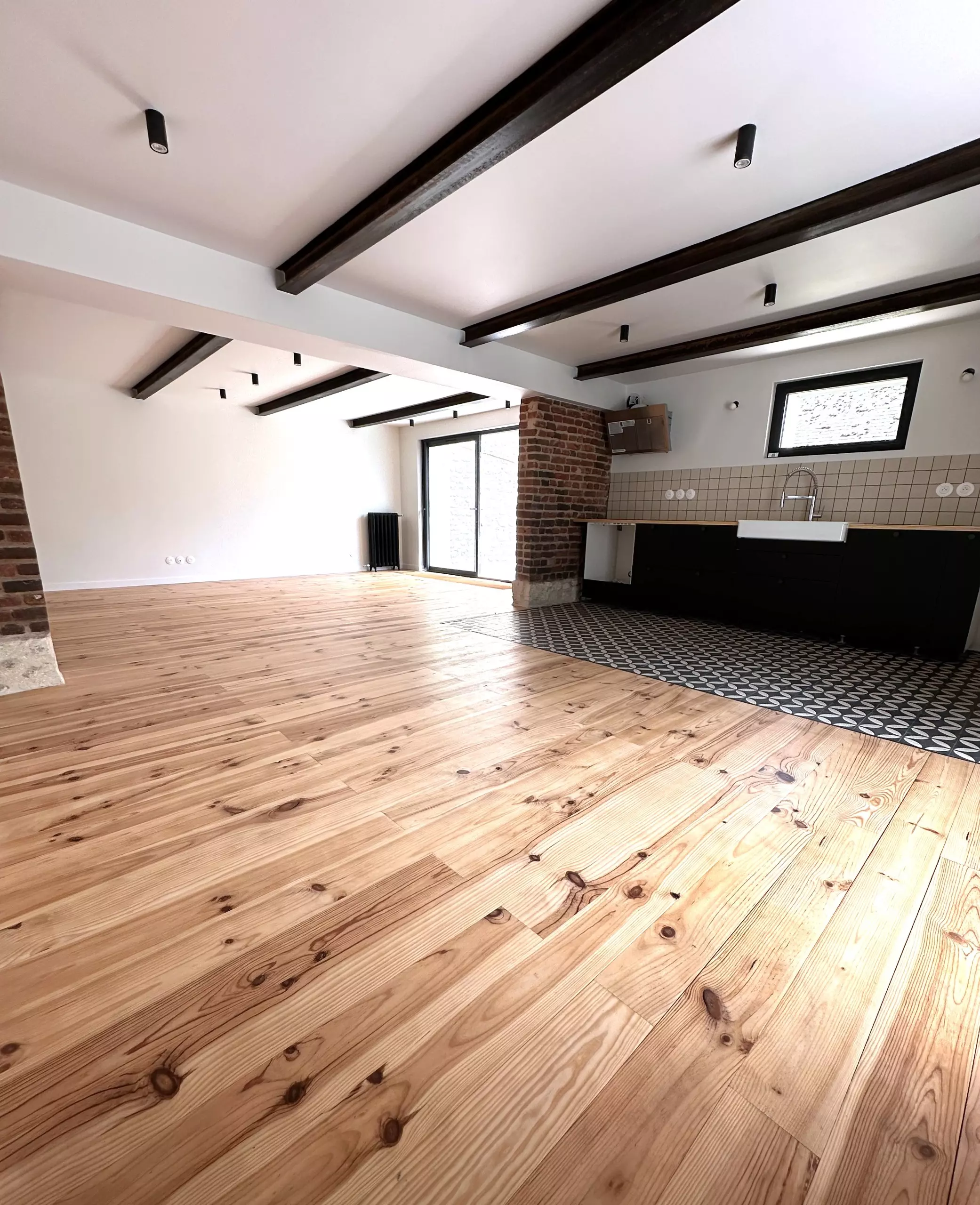 Exceptional Contemporary Country Retreat With Panoramic Valley Views – 1h30 From Paris