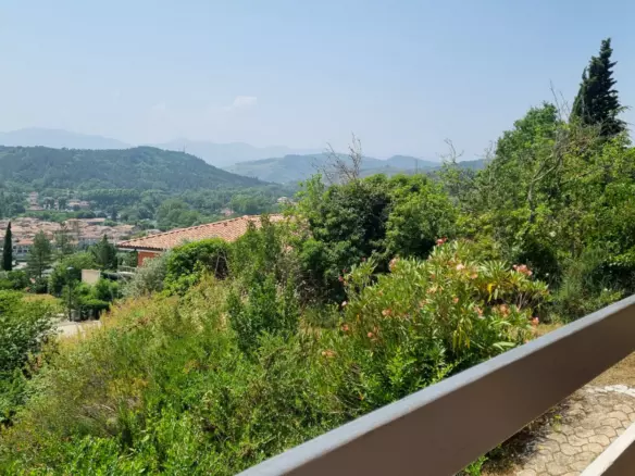 4-bedroom House In Couiza, France (170 M²)