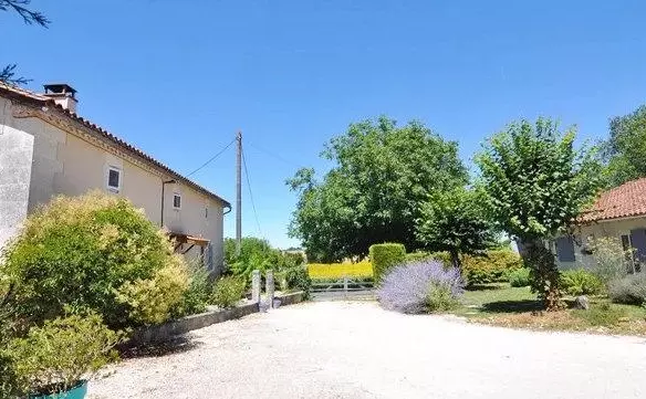 4-bedroom House (200 M²)