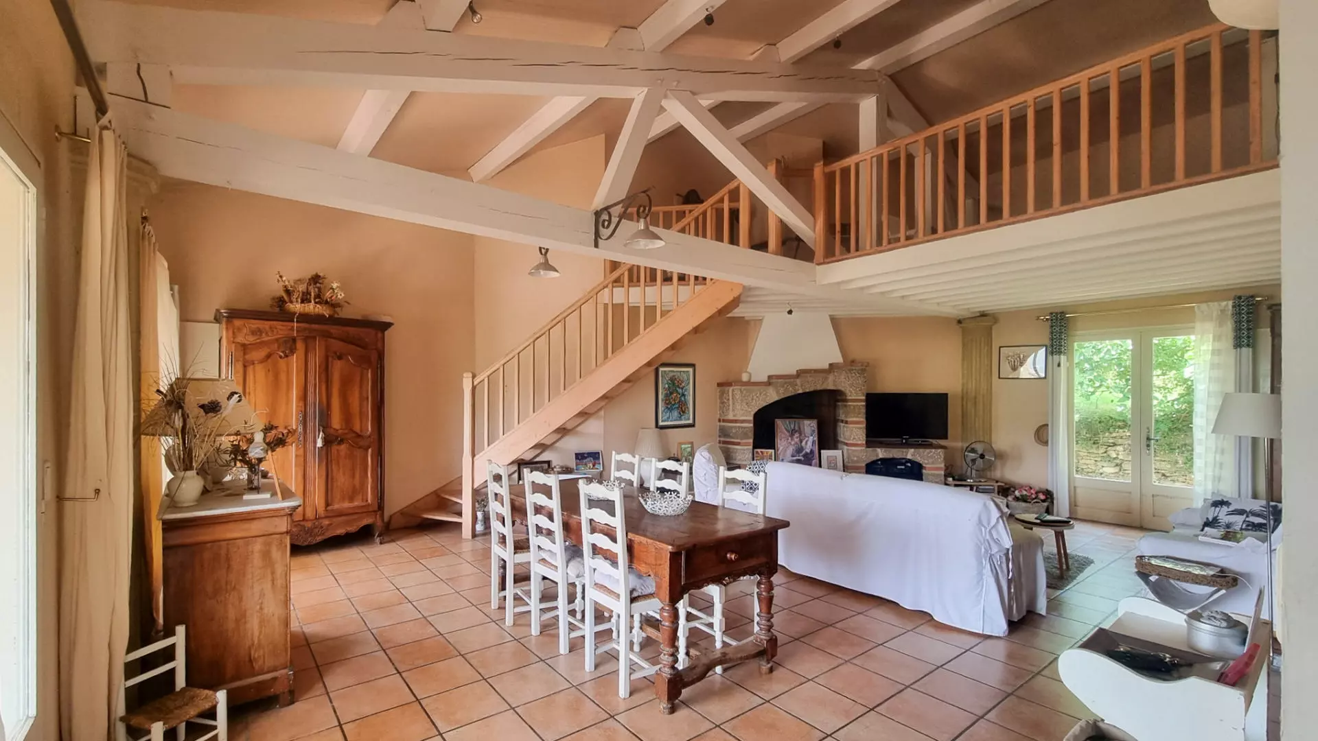 4-bedroom House In Couiza, France (170 M²)