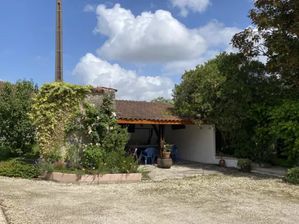 5-bedroom Country House In Saint-quentin-de-chalais, France (137 M²)