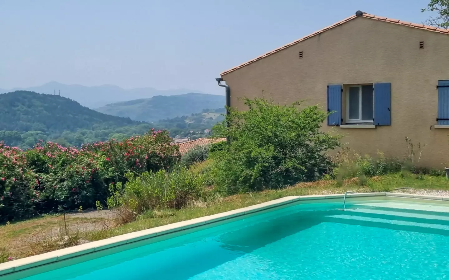 4-bedroom House In Couiza, France (170 M²)