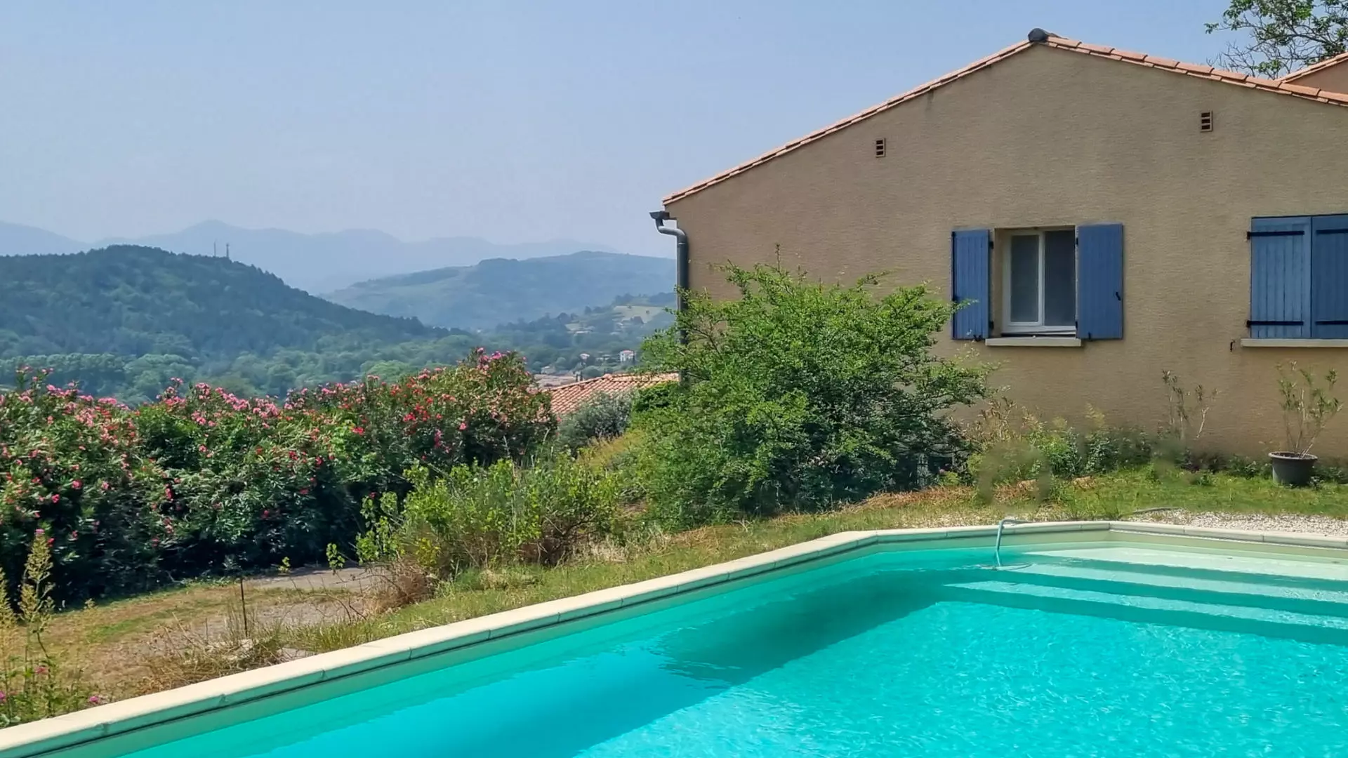 4-bedroom House In Couiza, France (170 M²)