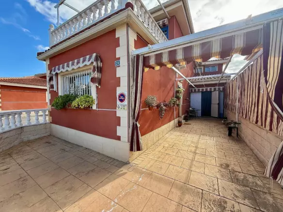 3-bedroom Townhouse In Pinoso, Spain (126 M²)
