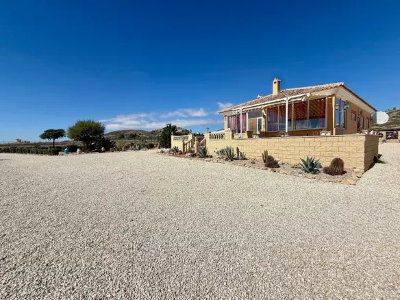 4-bedroom Detached Villa In Pinoso, Spain (177 M²)