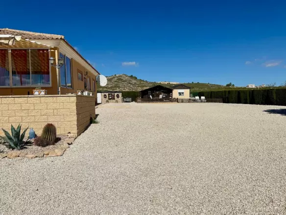 4-bedroom Detached Villa In Pinoso, Spain (177 M²)