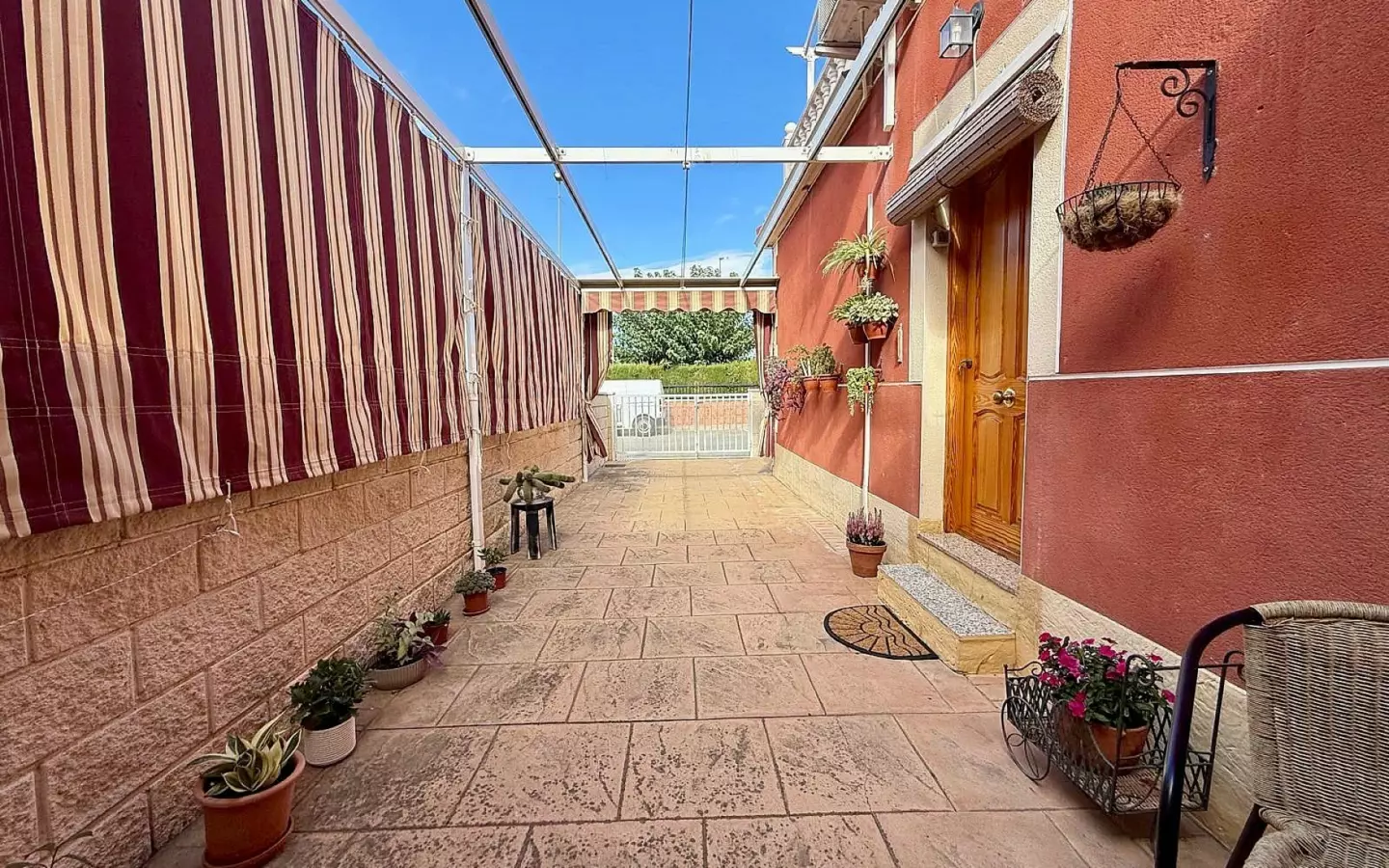 3-bedroom Townhouse In Pinoso, Spain (126 M²)