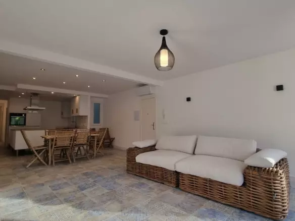 2-bedroom Apartment In Torrevieja, Spain (105 M²)