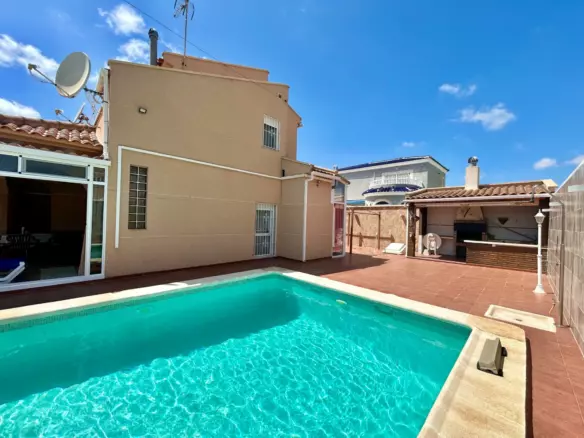 3-bedroom Villa In Torrevieja, Spain (115 M²)