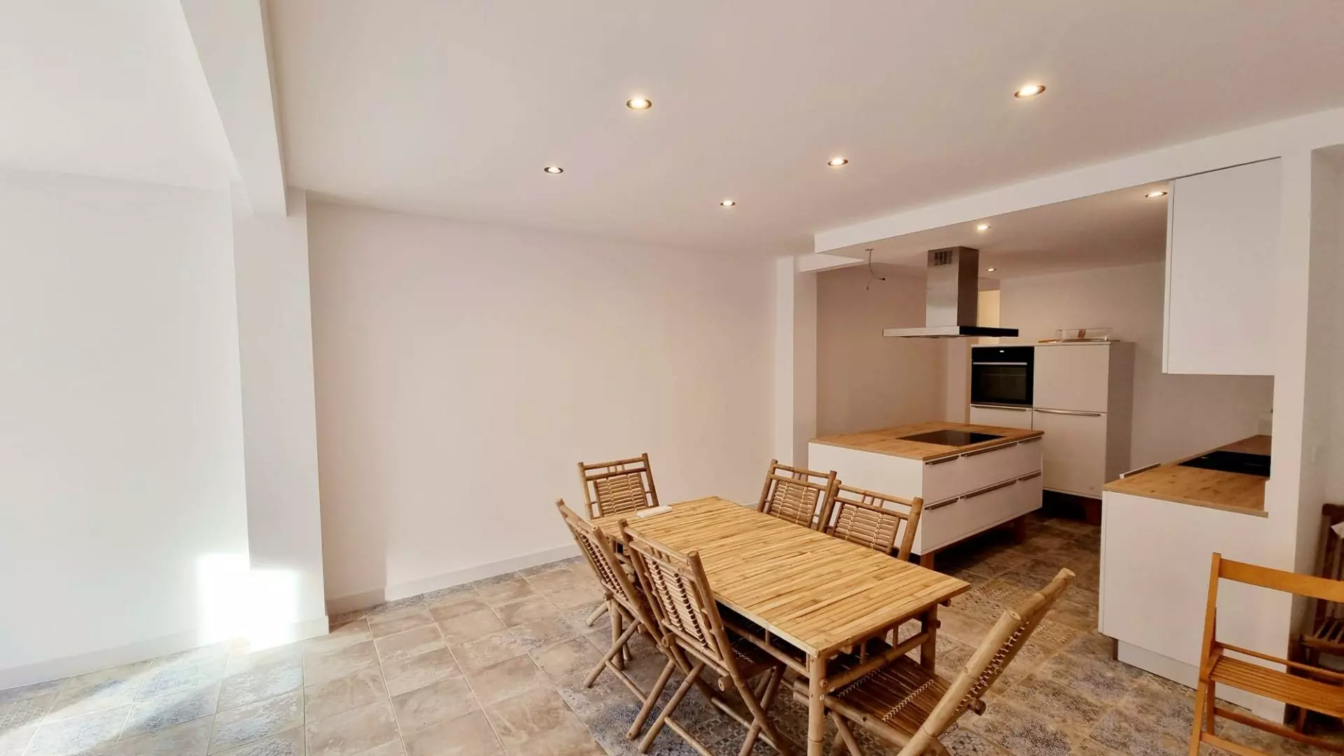 2-bedroom Apartment In Torrevieja, Spain (105 M²)